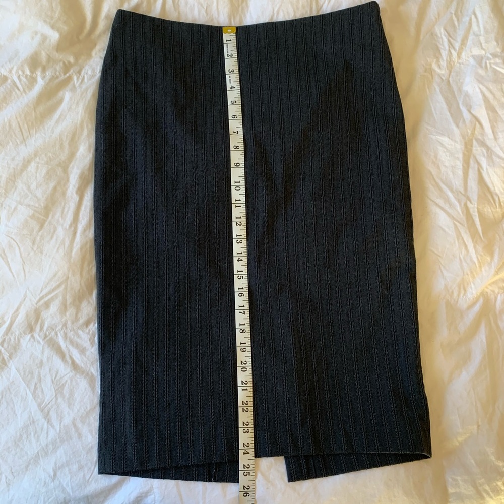 🎁 Dynamite pinstripe skirt with back slit - Picture 11 of 13